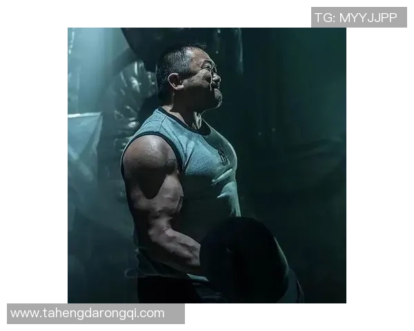 足球明星腹肌头像男展现运动魅力与健美身材的完美结合